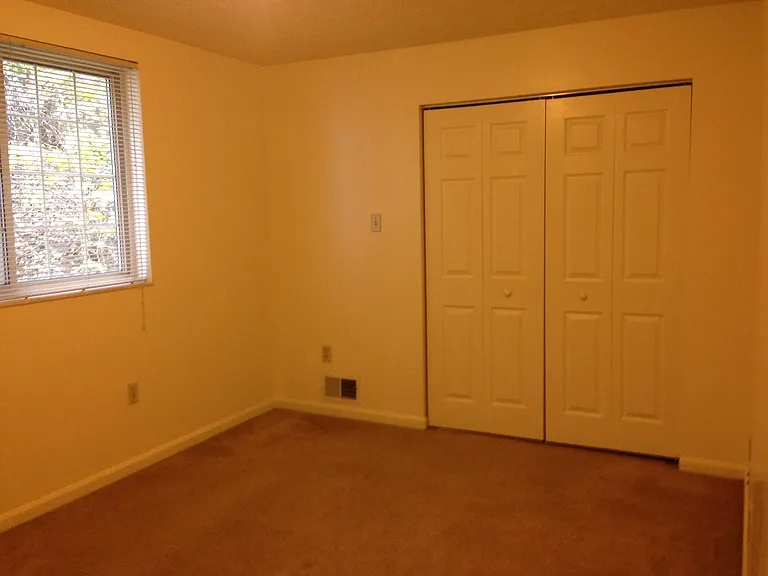 381 Woodruff St — Photo 8