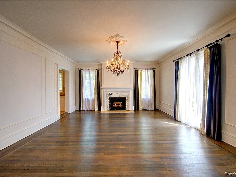 159 Magnolia Blvd — Photo 11