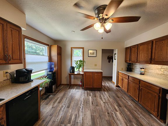 5th image of 2428 Pueblo Dr