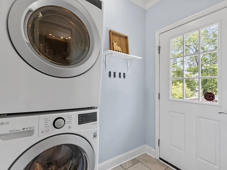 609 N Hyde Park Ave — Photo 17