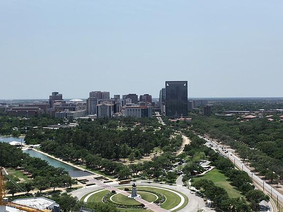Within 3 miles from Medical Center / Museum and Houston 