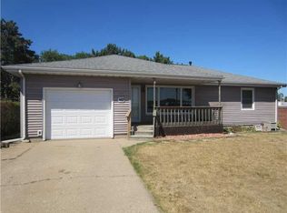 1412 8th Ave SW, Cedar Rapids, IA 52404