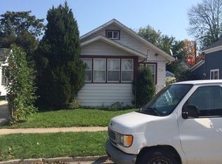 513 Chestnut St, Waukegan, IL 60085