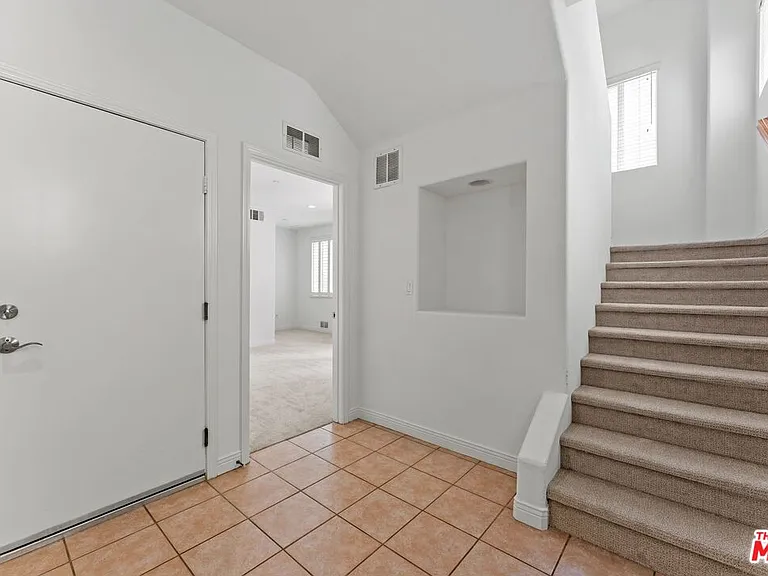 5738 Celedon Crk — Photo 3