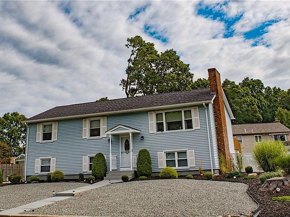 3rd image of 25 Freedom Ct