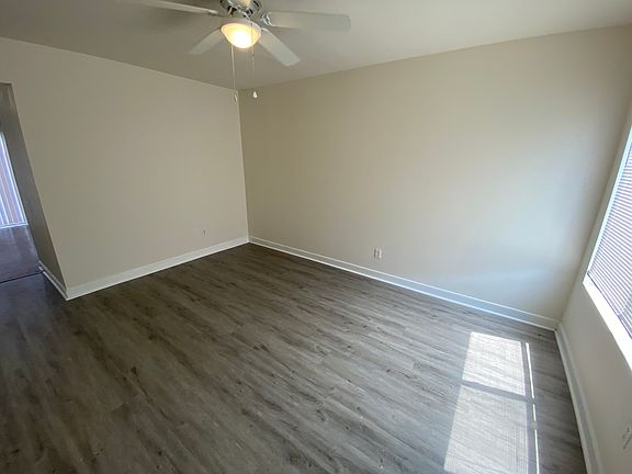 5th image of 156 Jenness Ln APT A