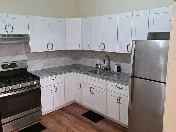5th image of 156 W Albanus St