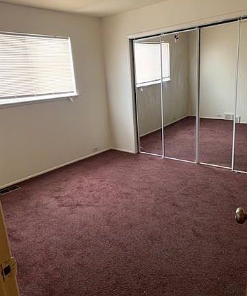 3rd image of 29085 Fairfax St