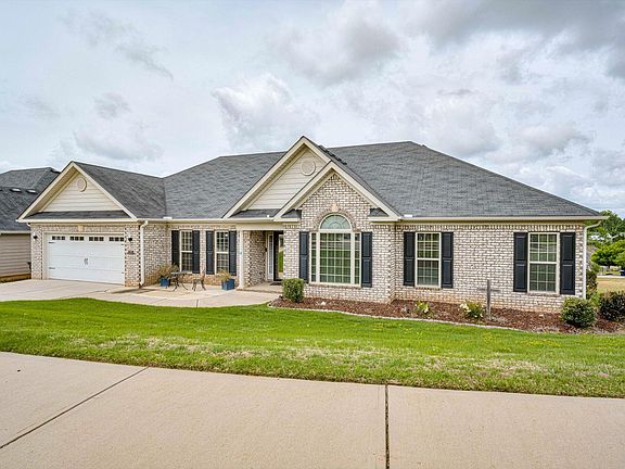 3rd image of 439 Bridle Path Road