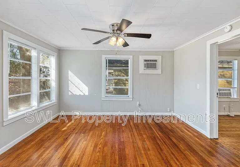 218 E Thomas St — Photo 5