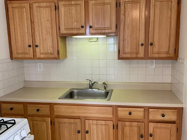 91 Chapel St, Lowell, MA 01852