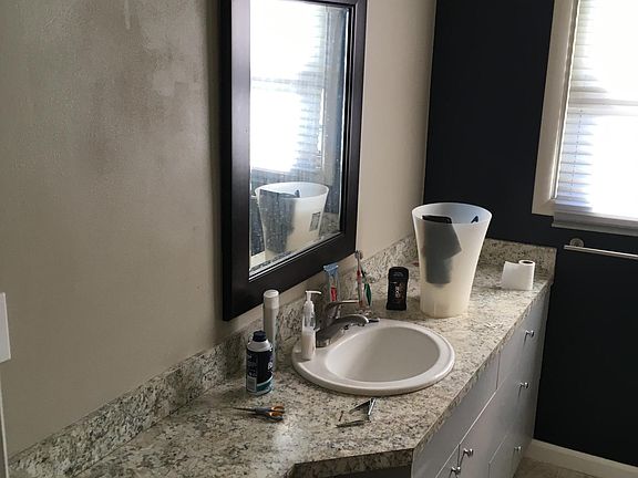 5th image of 2209 E 6th St #1