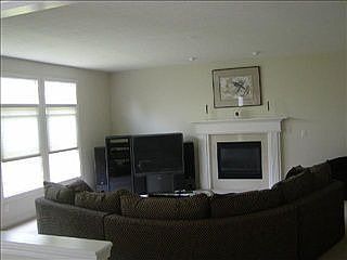 5th image of 13109 Silverbrook Dr NW