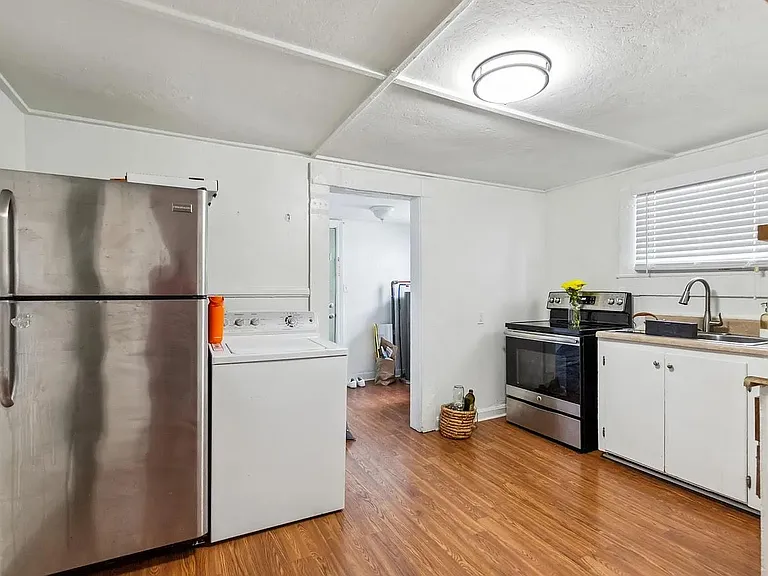 1706 Knowles St #A — Photo 7