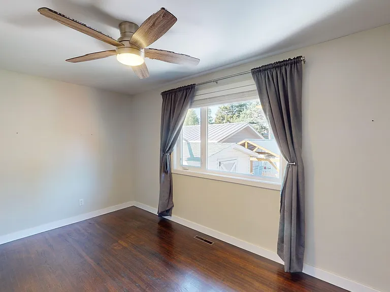 4111 Charleswood Dr NW — Photo 10