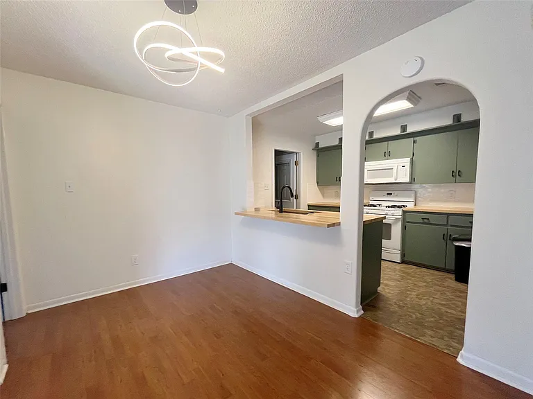 8702 Dawnridge Cir — Photo 5