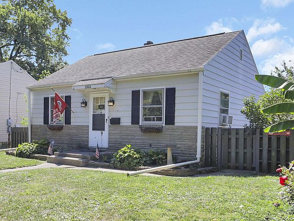 3rd image of 1203 Manchester Ave