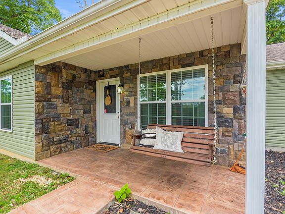 4th image of 331 Dogwood Glen Ln