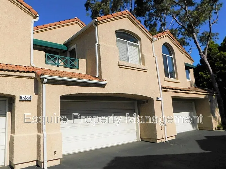1255 Jamaica Ln — Photo 8