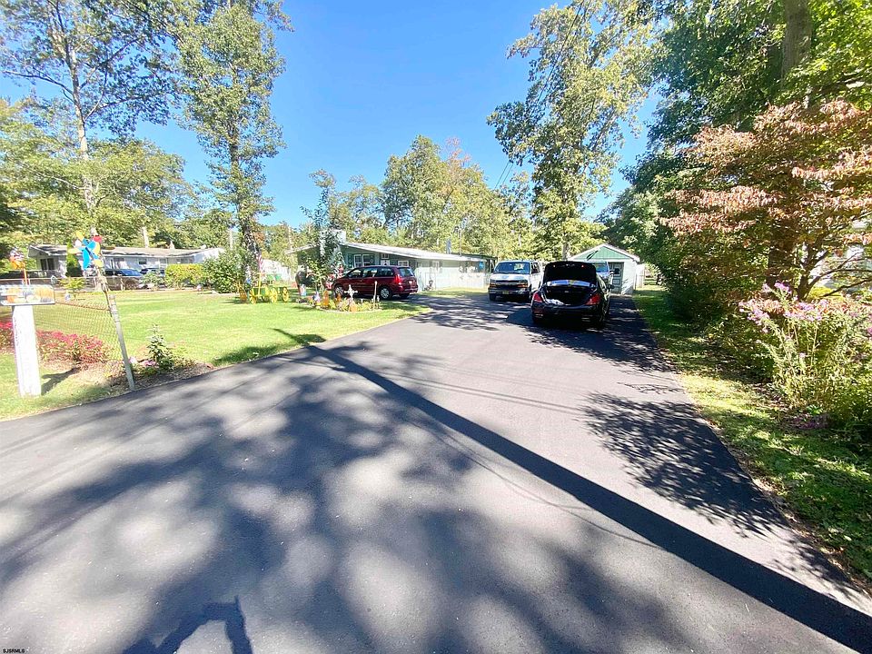 1st image of 305 Oakbourne Ave