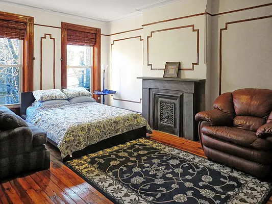 Rented by Book A Broker | media 22