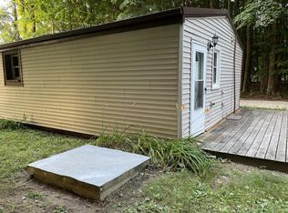 20811 Moorepark Rd, Three Rivers, MI 49093