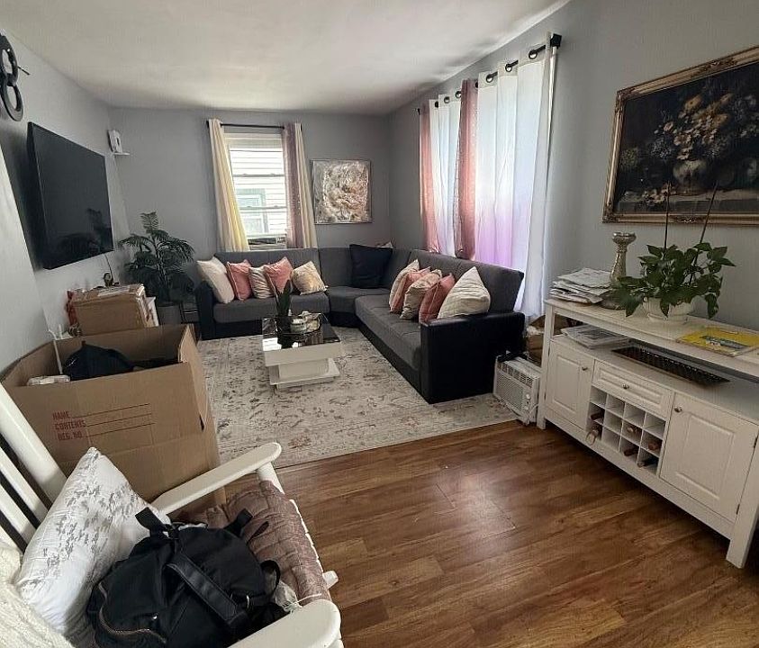 1st image of 15 Hayes Ave