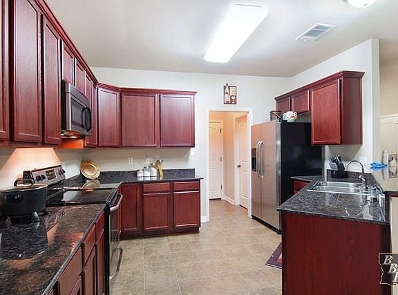 5th image of 201 Cottage Way