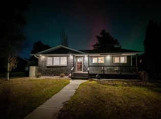 1157 77th St NW, Edmonton, AB T6K3G4