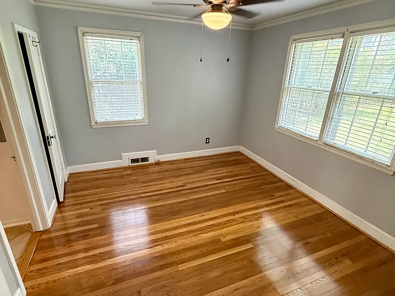 1733 Glenwood Rd — Photo 9
