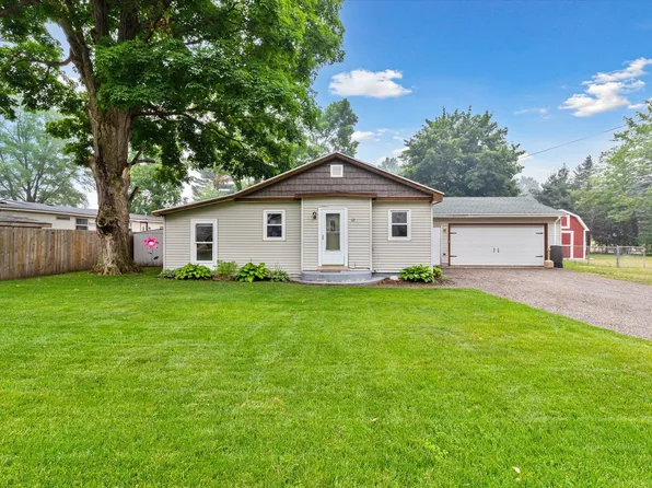 68 Warbler Dr NE, Sparta, MI 49345