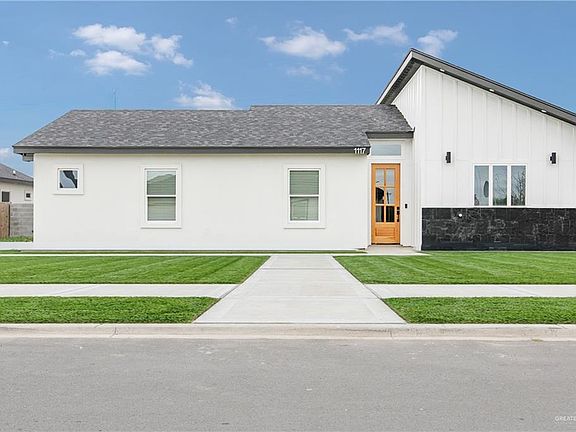 2nd image of 1117 E Costa Del Sol Ave