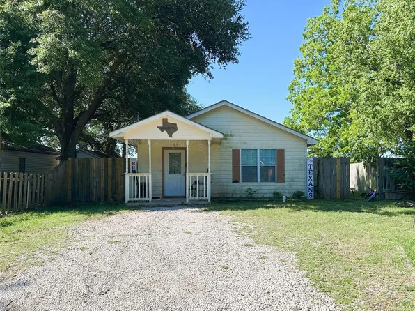 1313 Muncy St, El Campo, TX 77437