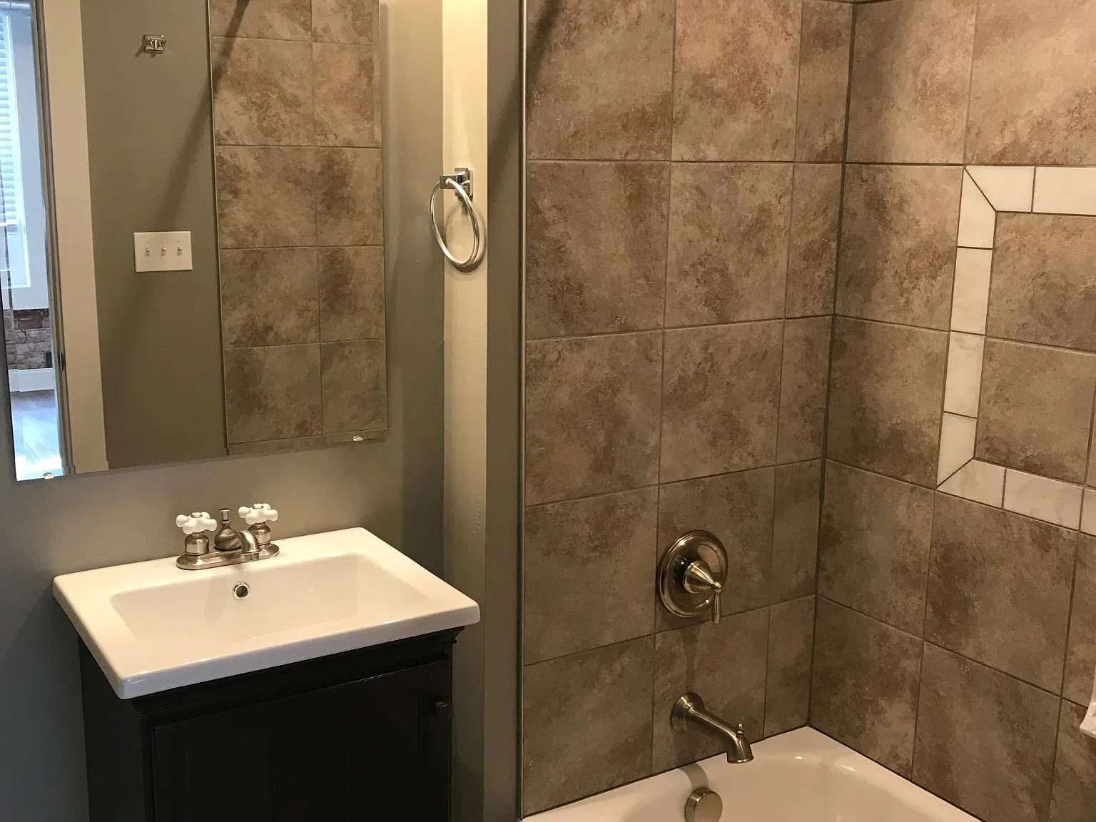 2 bed, $1,595 — Photo 4