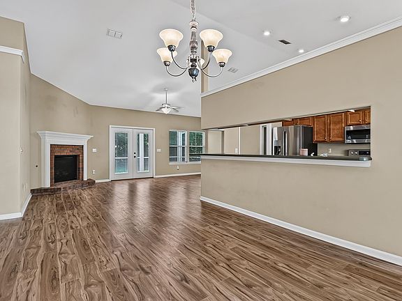 4th image of 147 Maria Del Carmen Ln