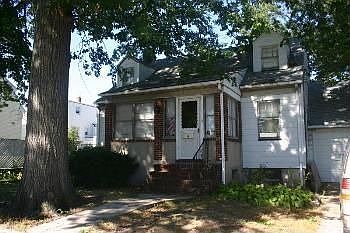 1st image of 10 Avon Pl