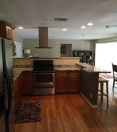 3rd image of 4401 NE 16th Ave