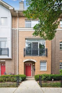 2608 W Bloomingdale Ave, Chicago, IL, 60647