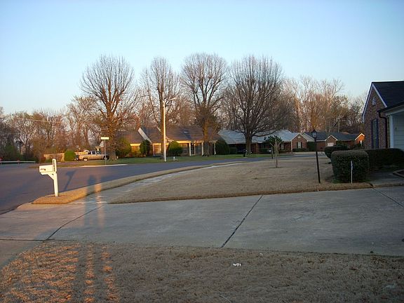 2nd image of 5298 Longwood Dr