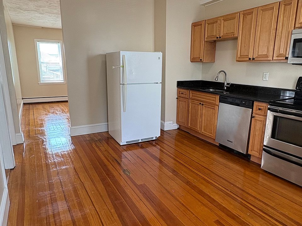 1st image of 39 Gooding St #2
