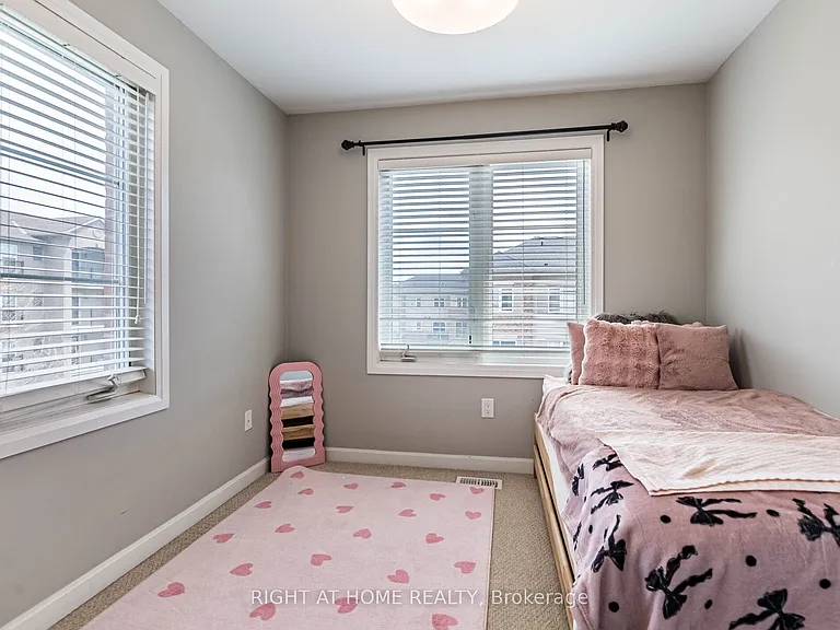 165 Hampshire Way #61 — Photo 33