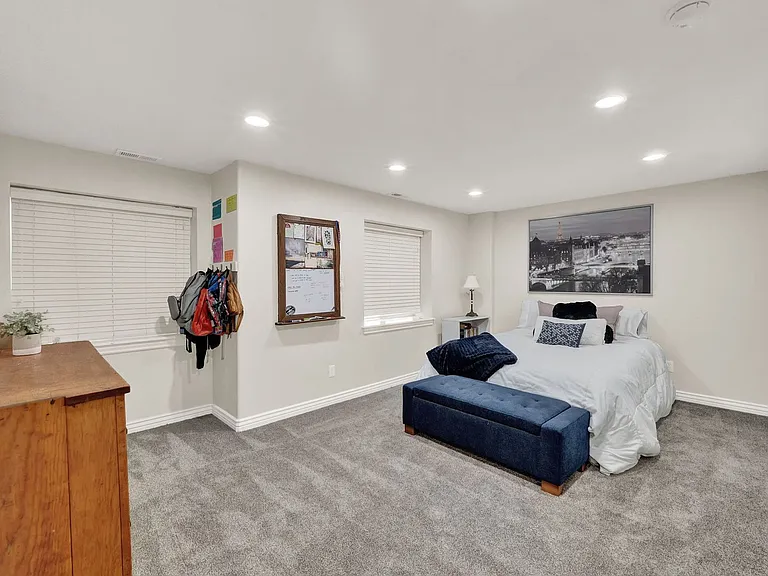 1693 E Crimson Oak Dr — Photo 32