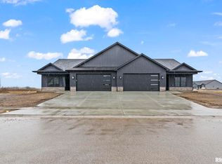 5221 Verdant Ln, Springfield, IL 62711