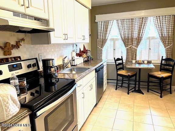 5th image of 15 Falmouth Avenue #72