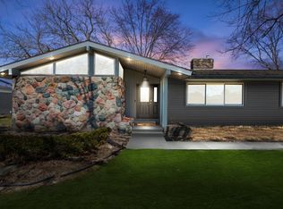 16615 Walcliff Dr, Clinton Township, MI 48035