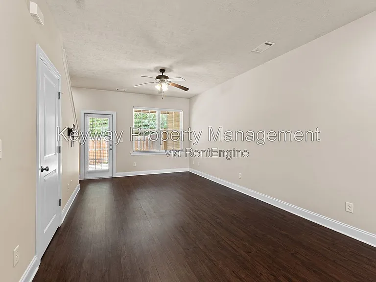 1842 Butternut Dr — Photo 3