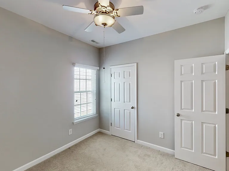 8321 Suttonview Dr — Photo 30