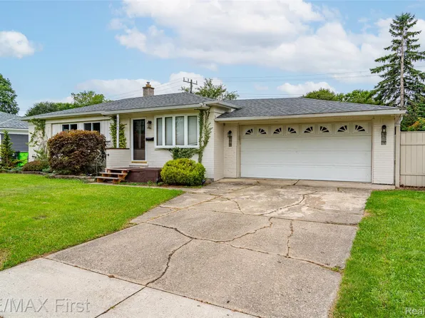 36361 Nitchun St, Clinton Township, MI 48035