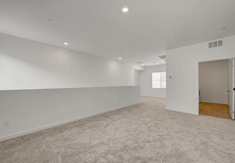 561 Preston Crest St — Photo 49