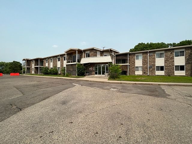 8045 Xerxes unit 202